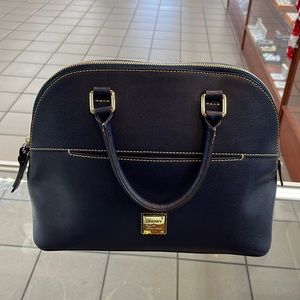 Dooney & Bourke hand bag